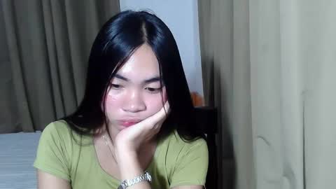 Snapshot of loving_rhean chatting on 09-21-25, 12:18 loving_rhean online show from 09-21-25, 12:18