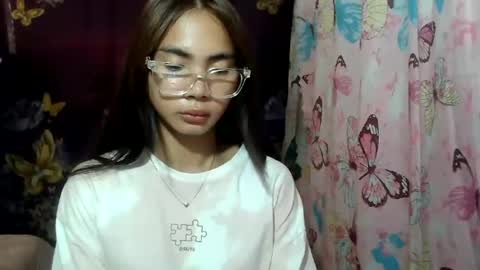 loving_rhean online show from 06-17-26, 12:13