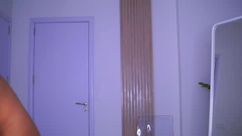 Nora online show from 02-19-25, 04:34