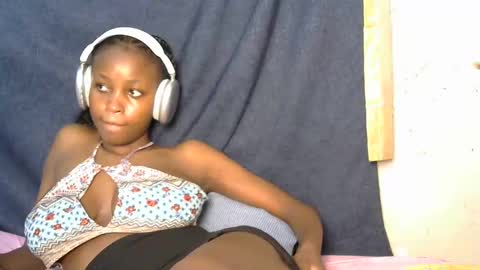 lovly_lastborn online show from 10-14-25, 08:37