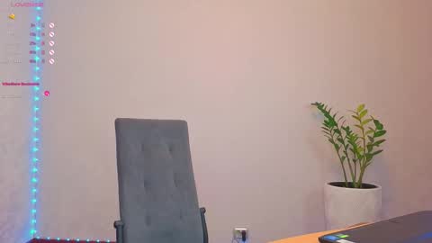 Vikkkk  online show from 09-19-25, 11:22