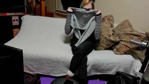 Snapshot of loyasteve chatting on 12-26-24, 08:50 VECTORSTEVEPVT IS OPEN online show from 12-26-24, 08:50