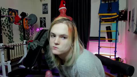 Snapshot of loyasteve chatting on 12-30-24, 08:43 VECTORSTEVEPVT IS OPEN online show from 12-30-24, 08:43