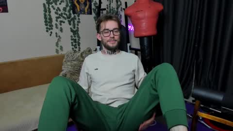 Snapshot of loyasteve chatting on 01-23-25, 12:04 VECTORSTEVEPVT IS OPEN online show from 01-23-25, 12:04