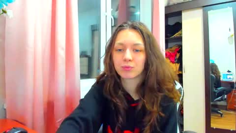 Lu krecia online show from 12-25-24, 04:43