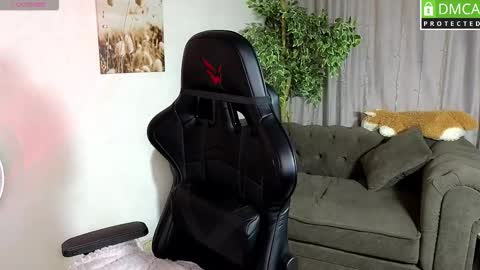 Snapshot of lu_muon chatting on 10-12-25, 01:48 lu_muon online show from 10-12-25, 01:48