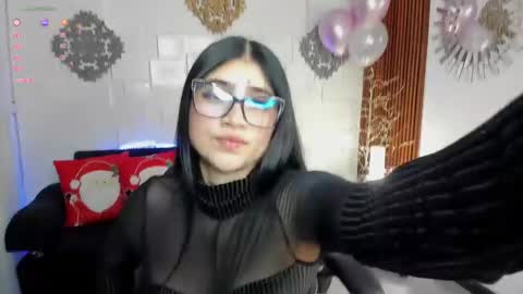 Luana online show from 12-30-24, 02:08
