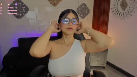 Luana online show from 01-29-25, 02:21