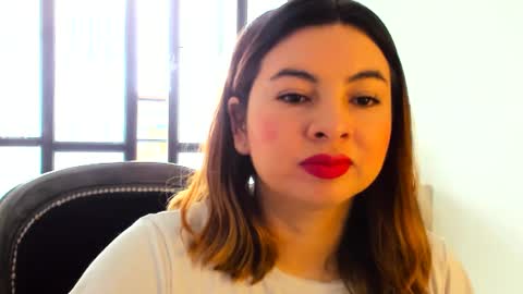 Snapshot of luara__01__lecat_1 chatting on 11-23-25, 02:17 luara__01__lecat_1 online show from 11-23-25, 02:17