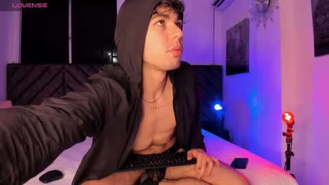 Luca Ferrer online show from 12-09-24, 03:07