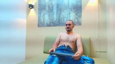 Luca online show from 03-12-26, 07:53