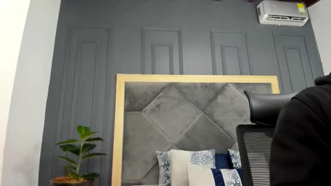 Snapshot of luca_morettii chatting on 10-15-25, 12:27 luca_morettii online show from 10-15-25, 12:27