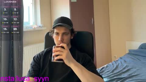 Snapshot of luca_syn chatting on 10-05-25, 06:12 Luca S online show from 10-05-25, 06:12