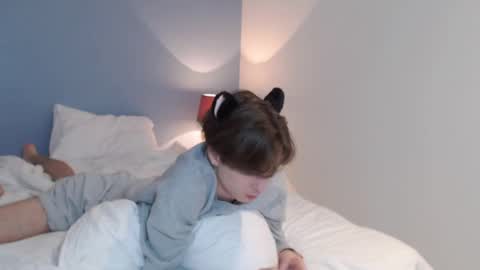 Snapshot of lucacharm chatting on 12-23-24, 04:33 lucacharm online show from 12-23-24, 04:33