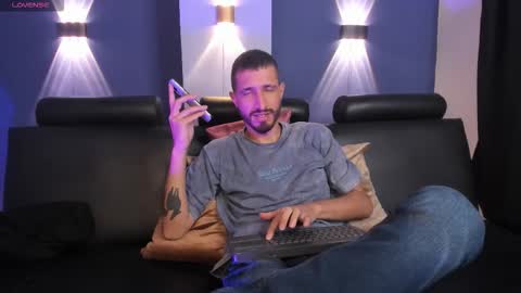 Lucas online show from 02-10-26, 04:49