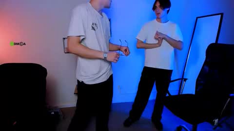 lucas_long_ online show from 09-18-25, 01:02