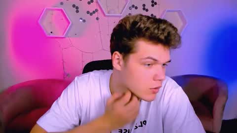 lucas_long_ online show from 11-11-25, 10:04