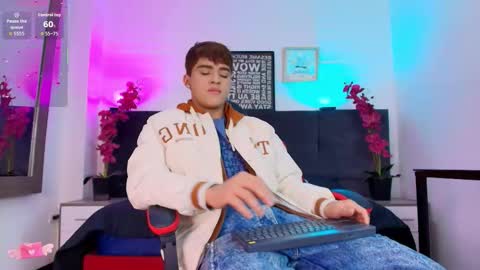 Snapshot of lucas_lovee chatting on 03-09-26, 12:53 Lucas lovee online show from 03-09-26, 12:53