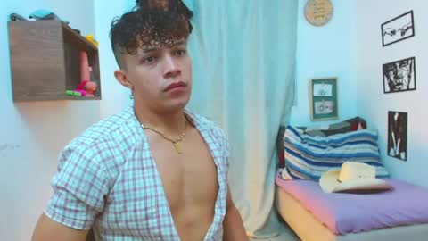 Snapshot of lucas_luxx1 chatting on 09-13-25, 12:38 Lucas Luxx online show from 09-13-25, 12:38