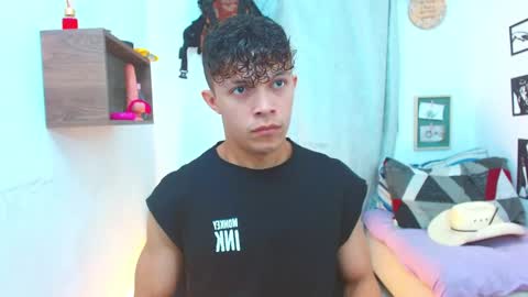 Snapshot of lucas_luxx1 chatting on 09-18-25, 12:51 Lucas Luxx online show from 09-18-25, 12:51