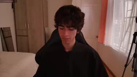 Snapshot of lucas_xo chatting on 09-18-25, 09:50 lucas_xo online show from 09-18-25, 09:50