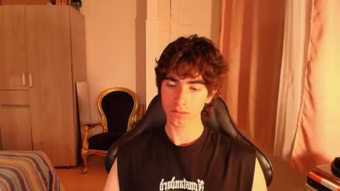 Snapshot of lucas_xo chatting on 09-23-25, 03:20 lucas_xo online show from 09-23-25, 03:20