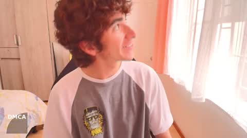 Snapshot of lucas_xo chatting on 09-25-25, 04:32 lucas_xo online show from 09-25-25, 04:32