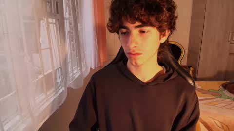 Snapshot of lucas_xo chatting on 10-10-25, 09:47 lucas_xo online show from 10-10-25, 09:47