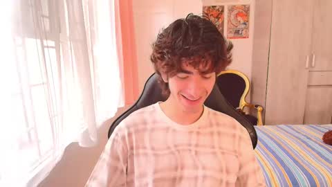 Snapshot of lucas_xo chatting on 10-17-25, 05:04 lucas_xo online show from 10-17-25, 05:04