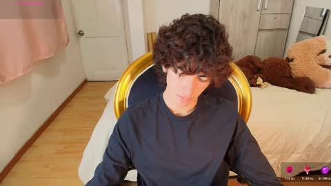 Snapshot of lucas_xo chatting on 11-22-25, 01:48 lucas_xo online show from 11-22-25, 01:48