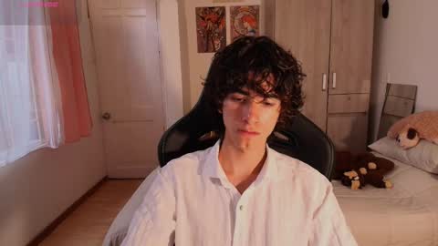 lucas_xo online show from 12-14-25, 09:41