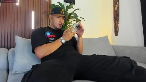 LUCA SANTOS online show from 02-02-26, 01:37