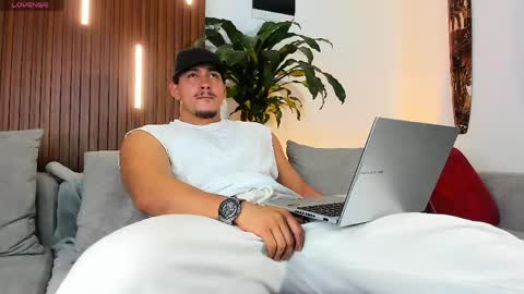 LUCA SANTOS online show from 06-06-26, 05:12