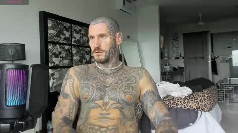 Snapshot of lucasexclusive chatting on 12-10-24, 07:37 lucasexclusive online show from 12-10-24, 07:37