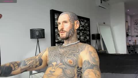 Snapshot of lucasexclusive chatting on 12-15-24, 05:13 lucasexclusive online show from 12-15-24, 05:13