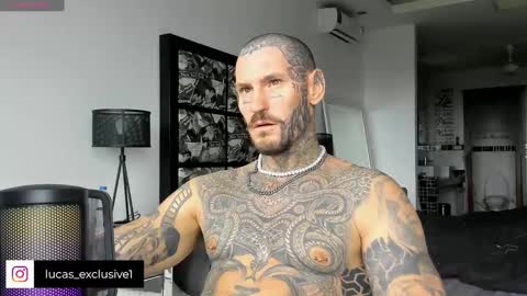 Snapshot of lucasexclusive chatting on 12-25-24, 04:44 lucasexclusive online show from 12-25-24, 04:44