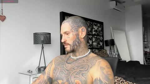 Snapshot of lucasexclusive chatting on 01-04-25, 04:23 lucasexclusive online show from 01-04-25, 04:23