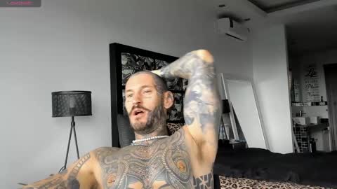 Snapshot of lucasexclusive chatting on 01-05-25, 07:17 lucasexclusive online show from 01-05-25, 07:17