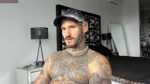 Snapshot of lucasexclusive chatting on 01-07-25, 03:35 lucasexclusive online show from 01-07-25, 03:35