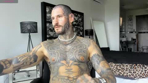 Snapshot of lucasexclusive chatting on 01-08-25, 04:02 lucasexclusive online show from 01-08-25, 04:02