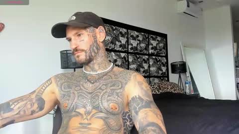 Snapshot of lucasexclusive chatting on 01-10-25, 04:01 lucasexclusive online show from 01-10-25, 04:01