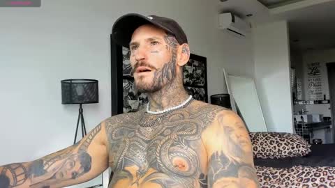 Snapshot of lucasexclusive chatting on 01-14-25, 06:45 lucasexclusive online show from 01-14-25, 06:45