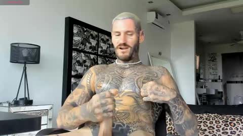 Snapshot of lucasexclusive chatting on 01-18-25, 05:31 lucasexclusive online show from 01-18-25, 05:31