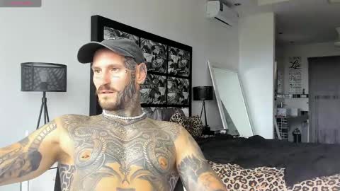 Snapshot of lucasexclusive chatting on 01-26-25, 04:51 lucasexclusive online show from 01-26-25, 04:51