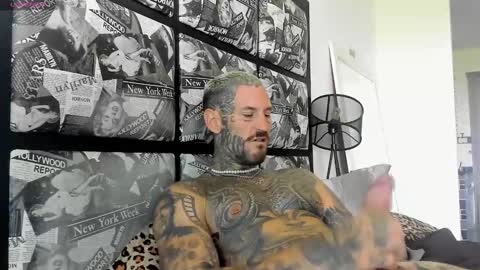 Snapshot of lucasexclusive chatting on 02-08-25, 08:31 lucasexclusive online show from 02-08-25, 08:31