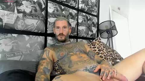 Snapshot of lucasexclusive chatting on 02-13-25, 04:32 lucasexclusive online show from 02-13-25, 04:32