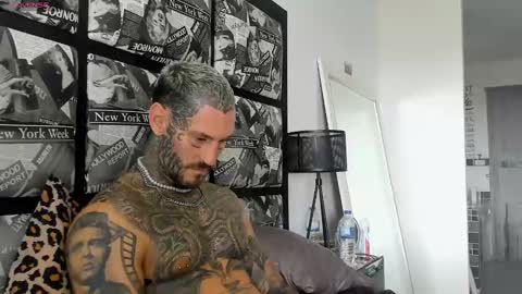 Snapshot of lucasexclusive chatting on 02-28-25, 03:48 lucasexclusive online show from 02-28-25, 03:48