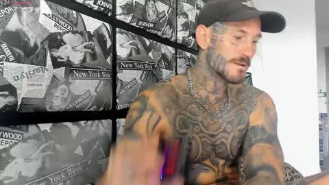 Snapshot of lucasexclusive chatting on 03-09-25, 04:38 lucasexclusive online show from 03-09-25, 04:38