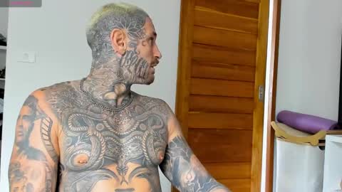 Snapshot of lucasexclusive chatting on 09-24-25, 10:18 lucasexclusive online show from 09-24-25, 10:18