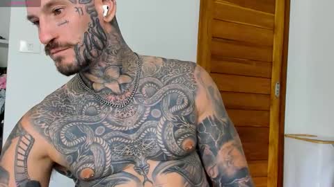 Snapshot of lucasexclusive chatting on 10-05-25, 06:34 lucasexclusive online show from 10-05-25, 06:34